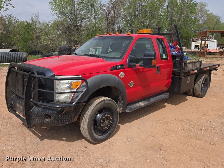 2011 Ford F550 Super Duty XL Ext. Cab flatbed truck - EB1444