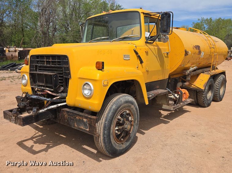 1972 Ford 8000 water truck - EB1447