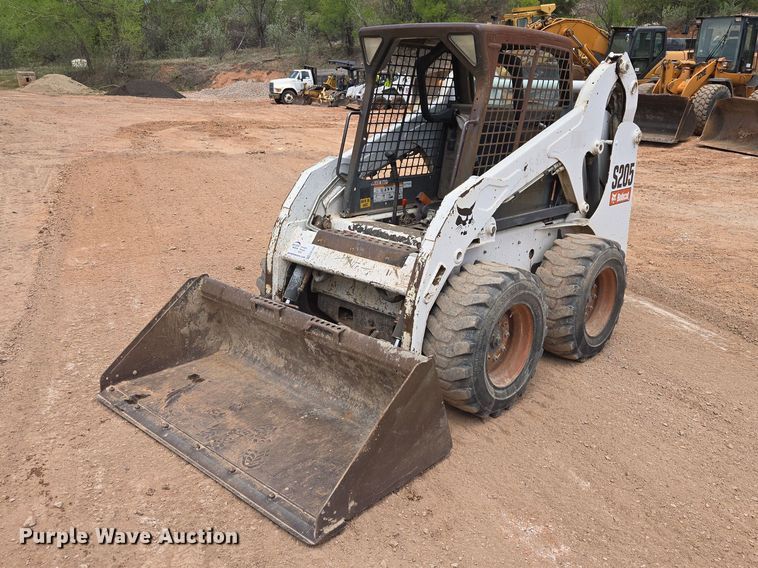 2008 Bobcat S205 skid steer loader - EB1452
