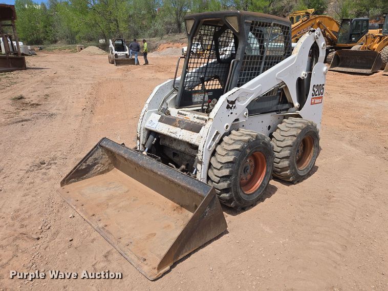 2008 Bobcat S205 skid steer loader - EB1453