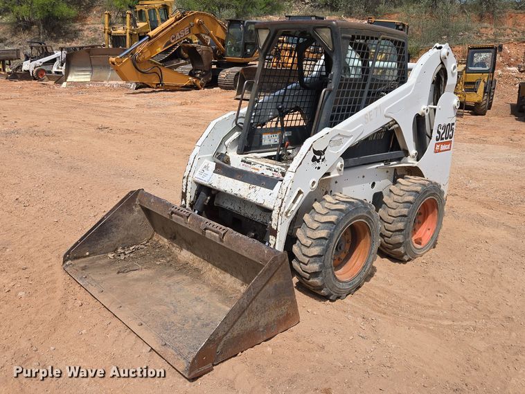 2008 Bobcat S205 skid steer loader - EB1454