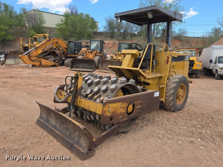 1997 Caterpillar CP-433C single drum vibratory roller - EB1458
