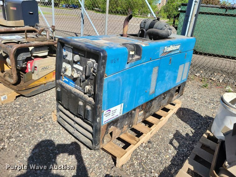 Miller Trailblazer 302 Air Pak welder/generator - EE1009