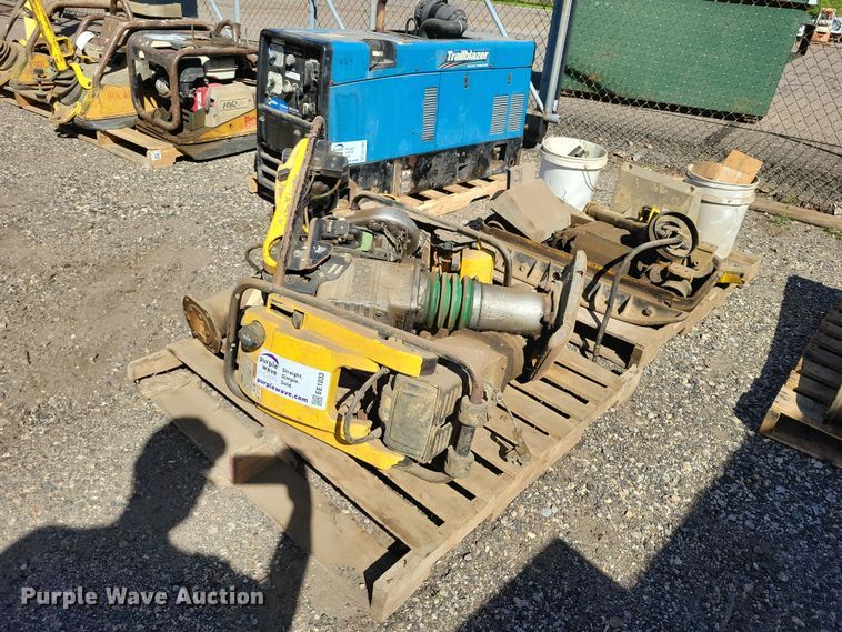 (3) Wacker Neuson plate compactors - EE1033
