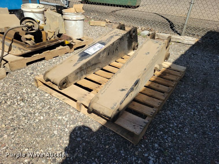 (2) outriggers - EE1034