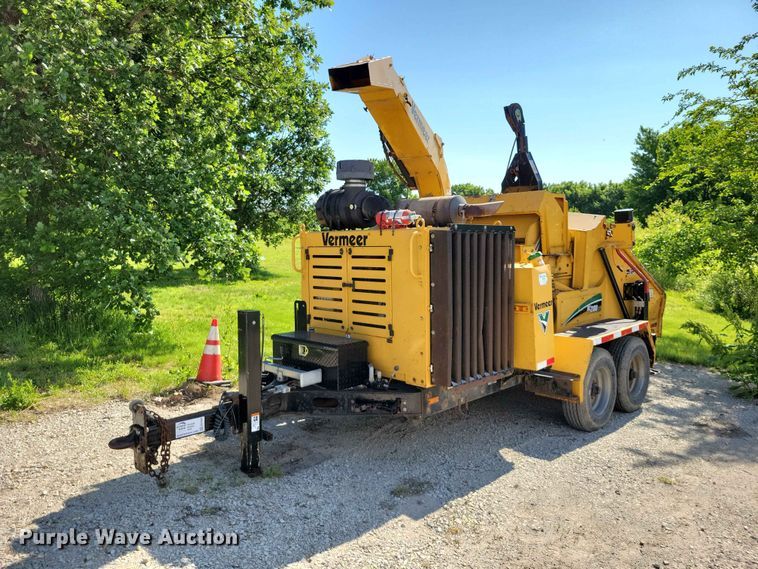 2010 Vermeer BC2100XL wood chipper - EE1049