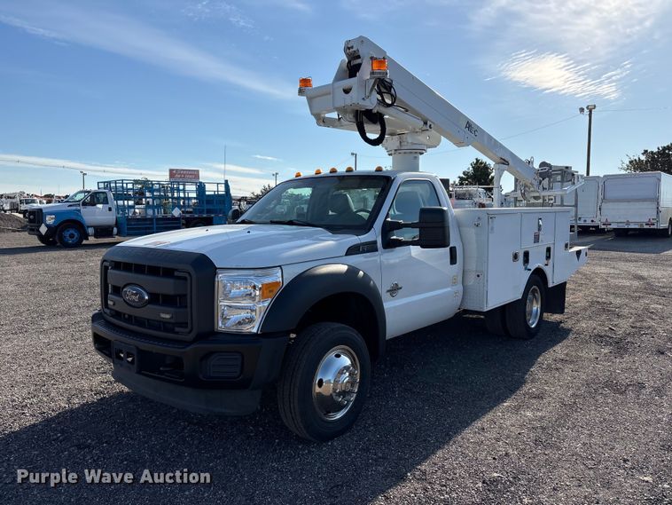 2014 Ford F550 Super Duty bucket truck - EG1700
