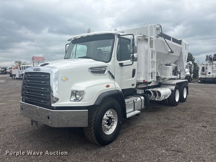 2019 Freightliner 114SD volumetric concrete mixer truck - EG9000