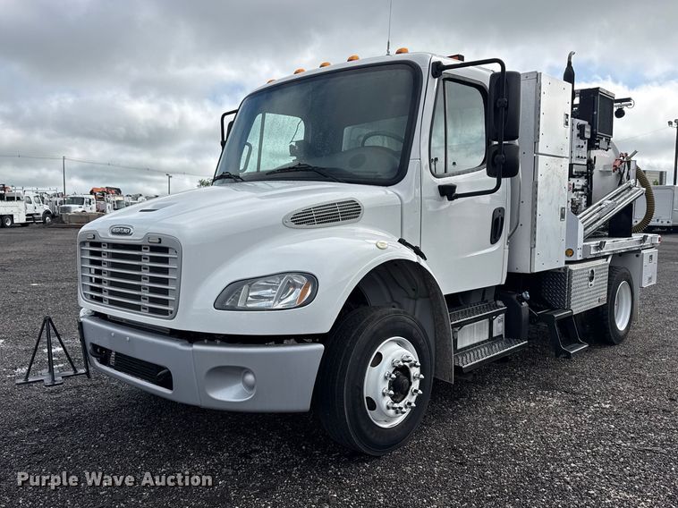 2017 Freightliner Business Class M2 vacuum truck - EG9027