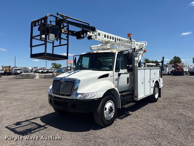 2007 International 4300 cable placer bucket truck   - EG9072