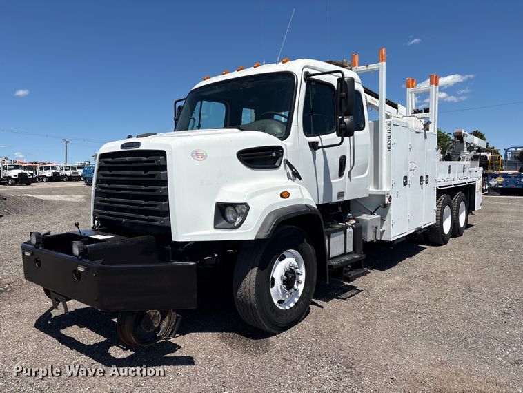 2013 Freightliner 108SD Ext. Cab crane truck - EG9074