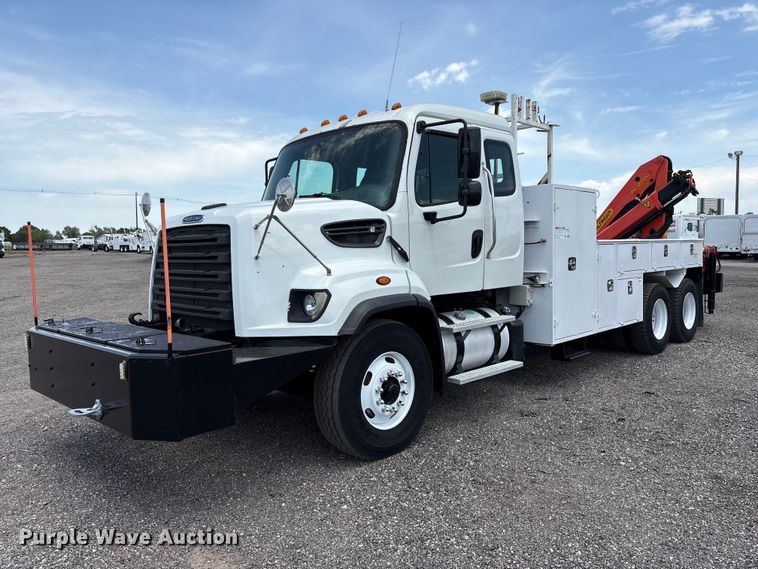 2014 Freightliner 108SD crane truck - EG9090