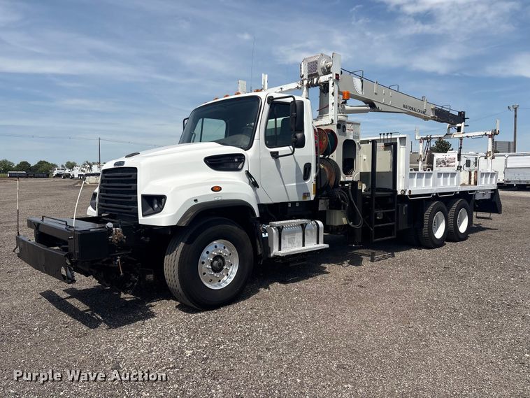 2012 Freightliner 114SD crane truck - EG9092