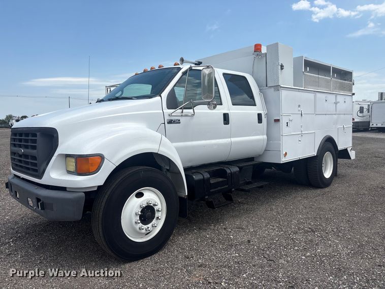 2002 Ford F750 Super Duty Crew Cab utility / service truck - EG9097