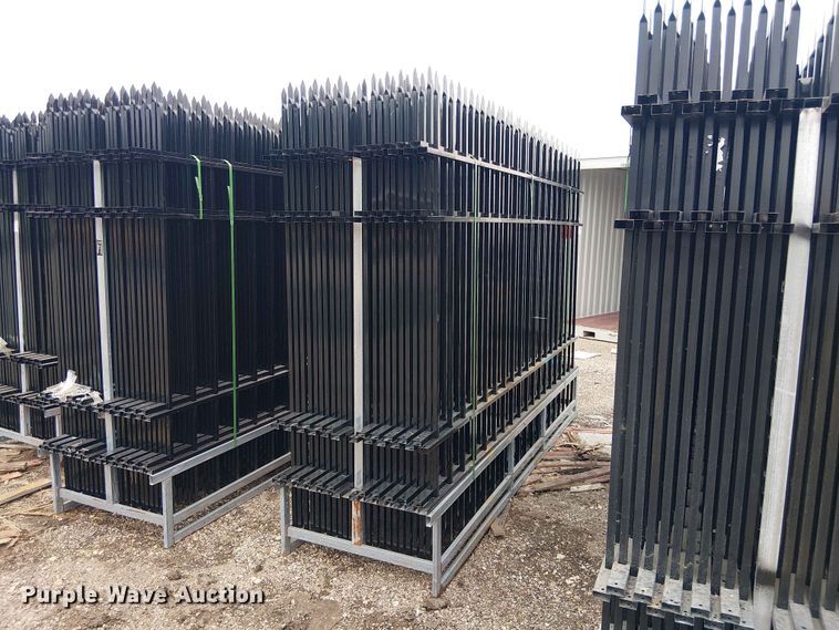 (22) 2024 Valley Pioneer F10 fence panels - EH4157