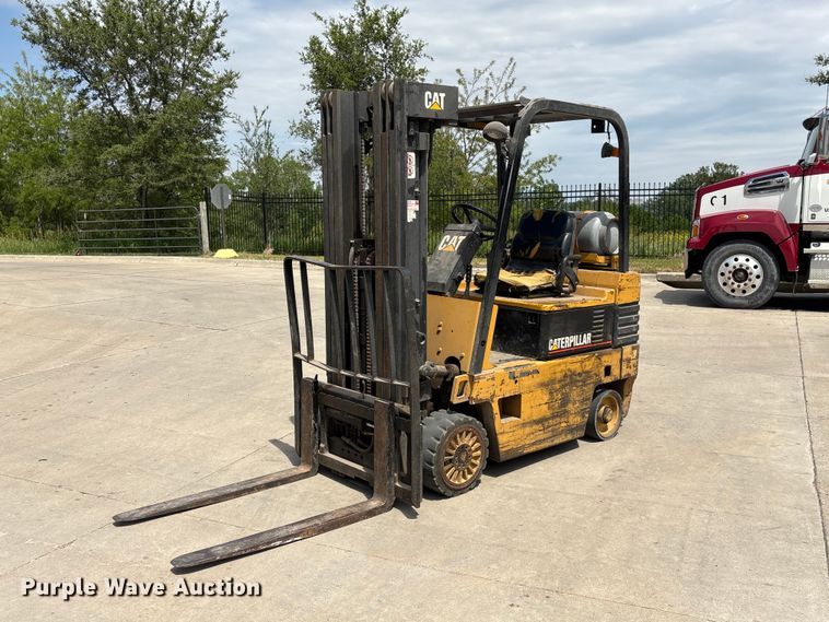 Caterpillar T50E forklift - EI5843