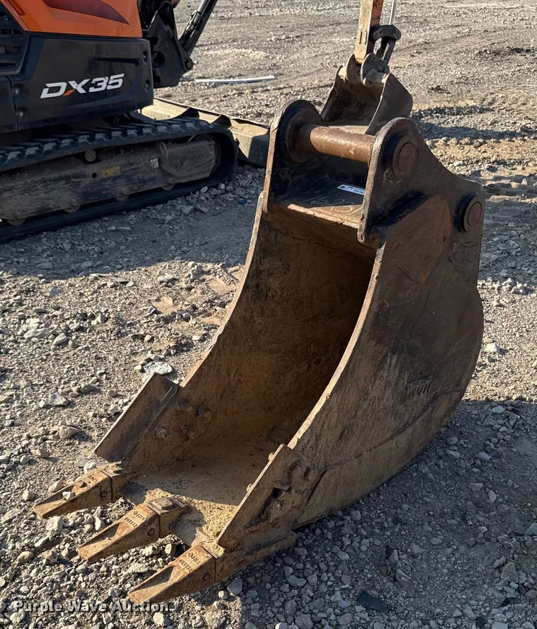 Diesel excavator bucket - EM2368