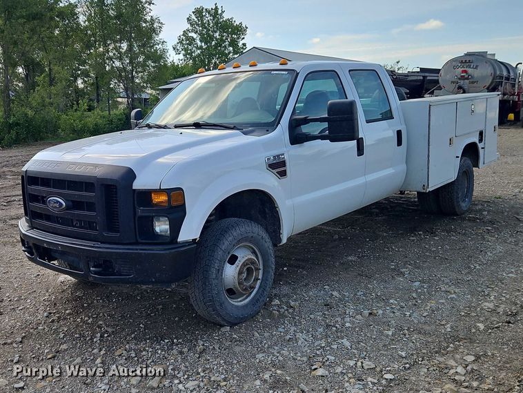2008 Ford F350 Super Duty Crew Cab utility bed pickup truck - EO7291