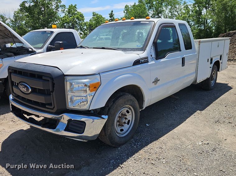 2011 Ford F350 Super Duty Ext. Cab utility bed pickup truck - EO7310