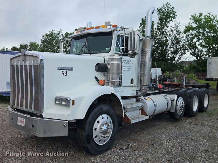 1998 Kenworth T800 semi truck - EO7365