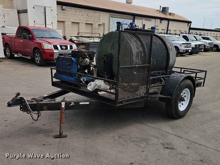 Equipt Manufacturing seal coat trailer - EO7425