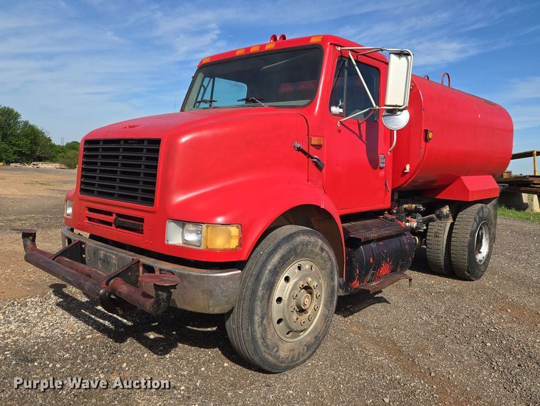 1997 International 8100 water truck - ET5068
