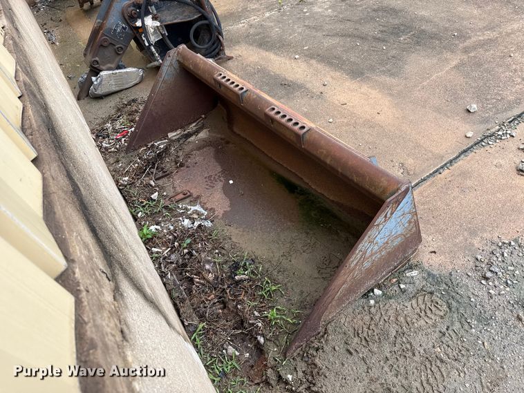 Bobcat  skid steer bucket - ET6239