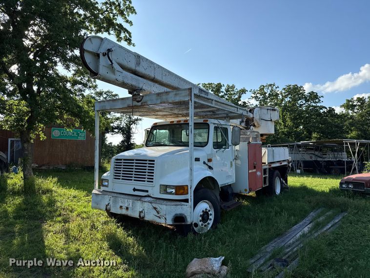 1996 International 4700 bucket truck - ET6243