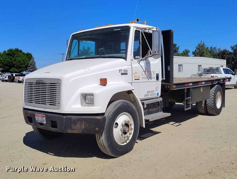 2003 Freightliner FL70 flatbed truck - EW1013