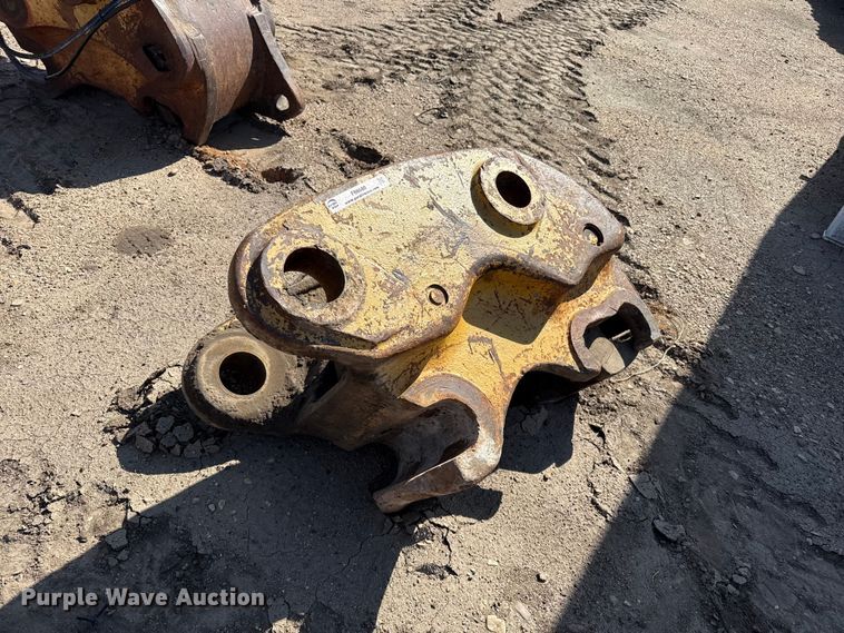 Caterpillar quick coupler - FB6680