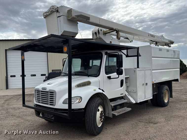 2011 Freightliner Business Class M2 forestry bucket truck - FB7365