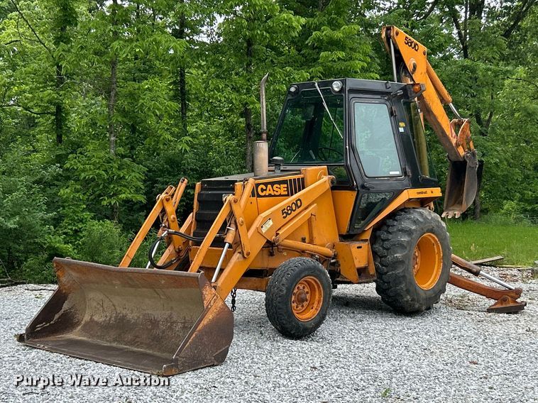 1981 Case 580D backhoe - FC2664