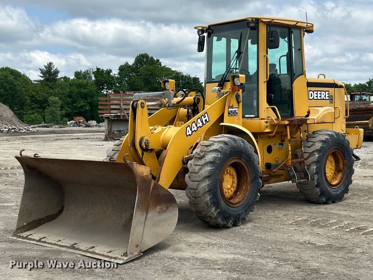 2000 John Deere 444H wheel loader - FC2672