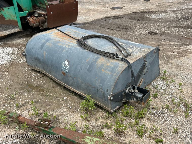 Wolverine 72" W skid steer sweeper - FC2674