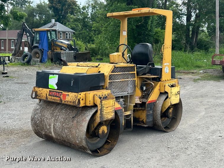 Hypac C754A double drum vibratory roller - FC5202