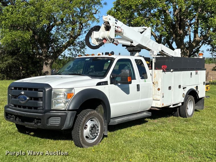 2012 Ford F550  bucket truck - FC5719