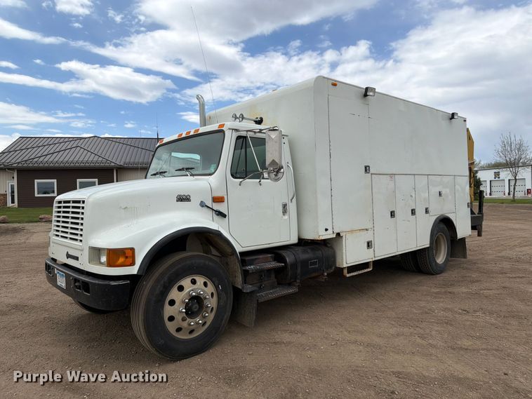 1998 International 4900 utility / service truck - FK0166