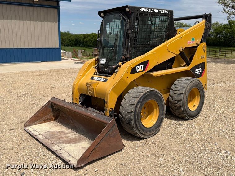 2013 Caterpillar 252B3 skid steer loader - FK0191