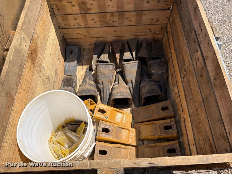 John Deere  excavator bucket teeth - FK0197