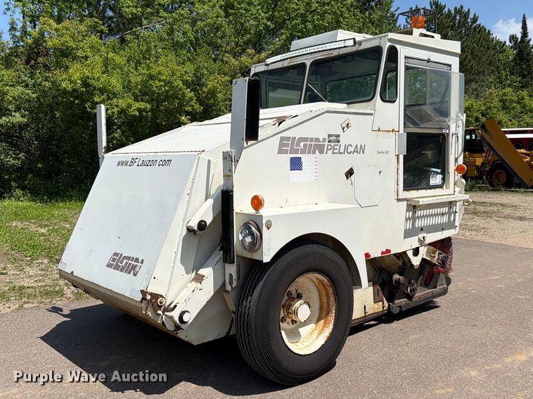 1994 Elgin Pelican S street sweeper - FK0202