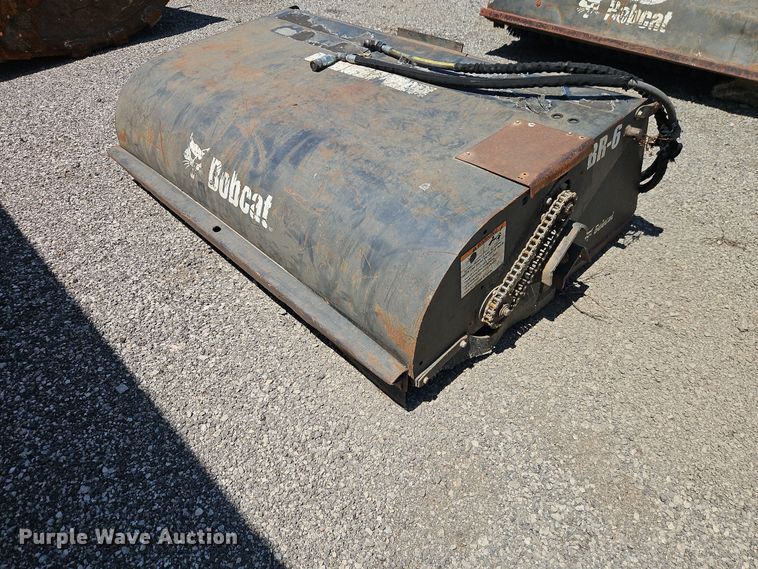 2014 Bobcat 72" Sweeper skid steer sweeper - FN5676