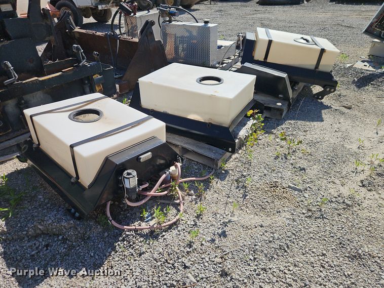 (3) skid steer water tanks - FN5680