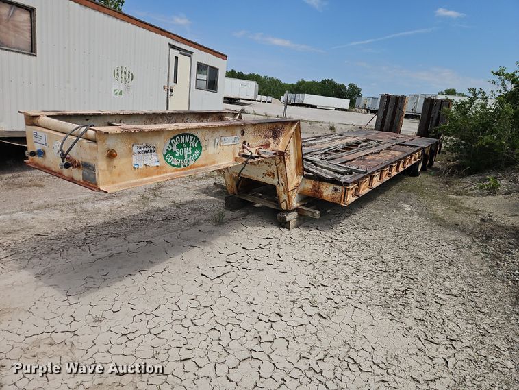 1977 Fruehauf C-40L equipment trailer - FN5683