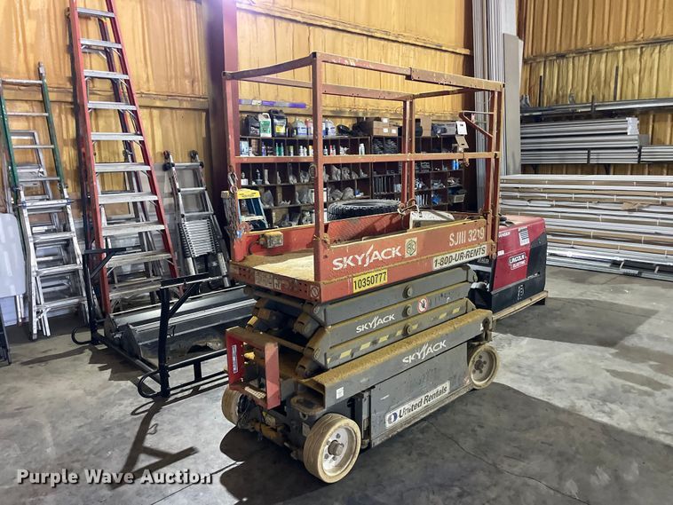2015 Skyjack SJIII-3219 scissor lift - GP9710