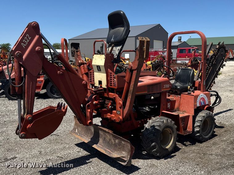 Ditch Witch 3700 trencher - OE9561