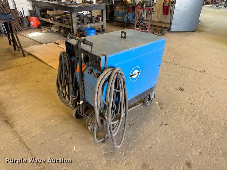 Miller SRH-444 welder - OE9577