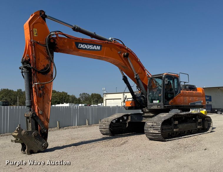 2019 Doosan DX530LC-5 excavator - YA1196