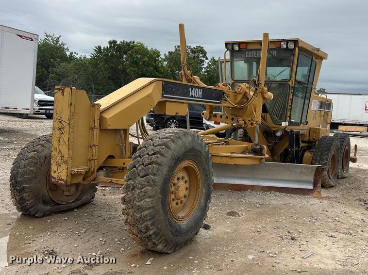 2001 Caterpillar 140H motor grader - YA3035