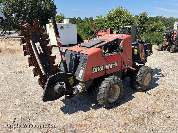 2016 Ditch Witch 410SX trencher - YA3044