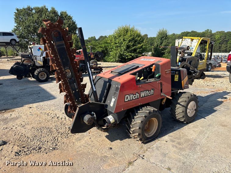 2015 Ditch Witch 410SX trencher - YA3045